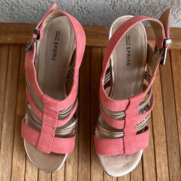 Call it Spring wedge heel platform sandals coral suede and rose gold size 7 1/2 - Picture 5 of 10